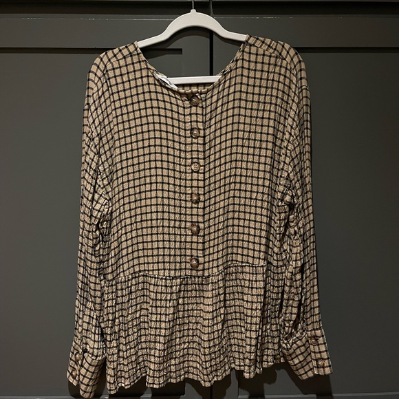 Madewell Button-Back Peplum Top in Mini Windowpane - Picture 6 of 9